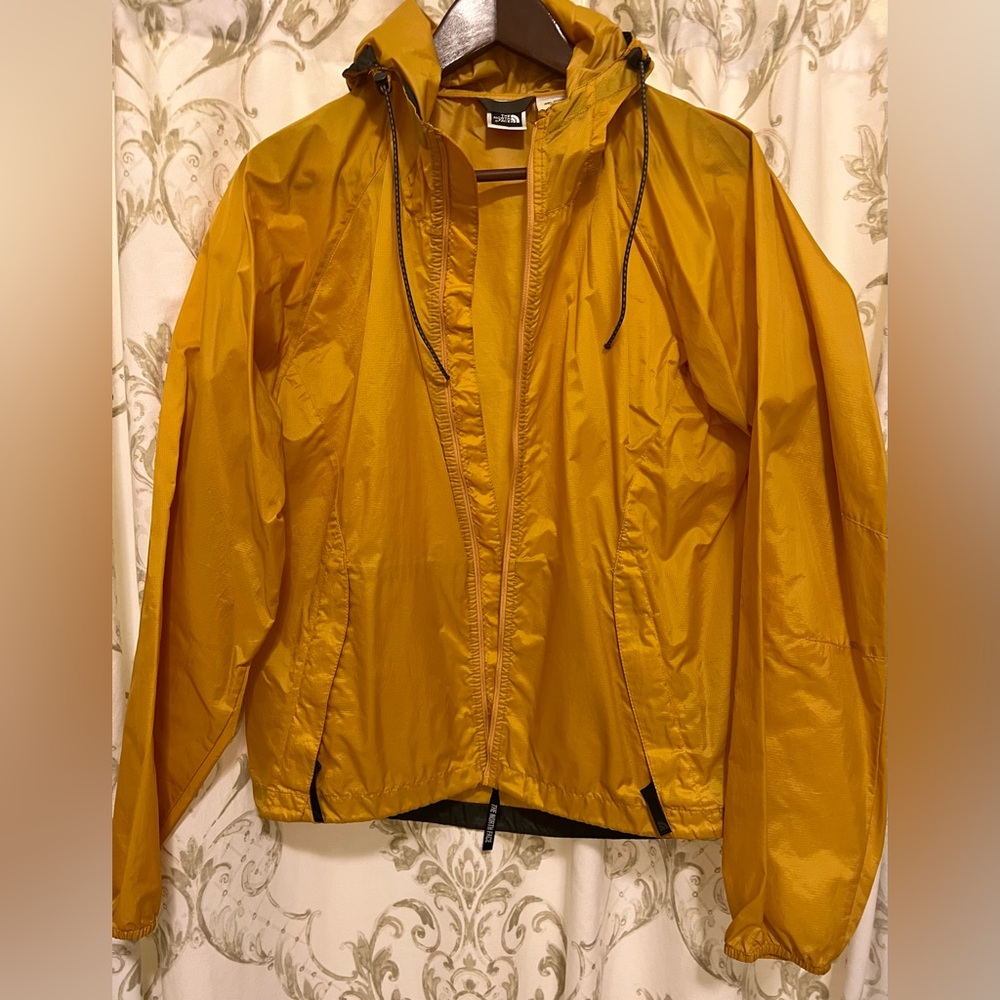 Northface Mustard Rain Jacket, Size Men’s Small $20
